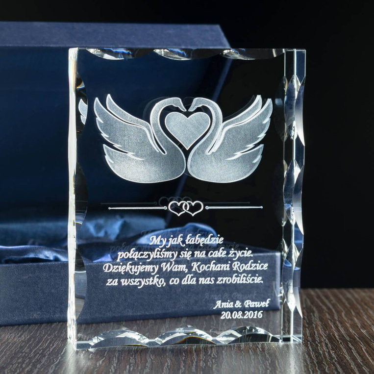 Podziękowania dla rodziców - Zakochane łabędzie statuetka z grawerem