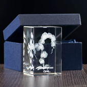 Walentynkowy storczyk w pięknej kryształowej statuetce