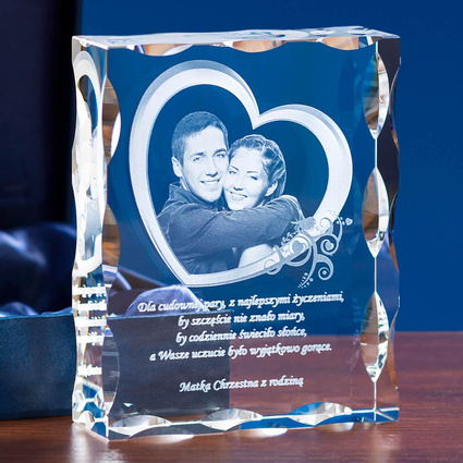 Fotokryształ z grawerem zdjęcia w sercu - prezent na Walentynki
