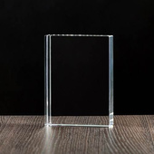 Aniołek wygrawerowany w krysztale z dedykacją na Pamiątkę Komunii Św.