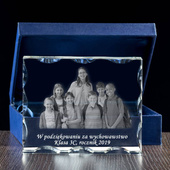 Fotokryształ - zdjęcie 2D klasowe wygrawerowane w ozdobnej statuetce