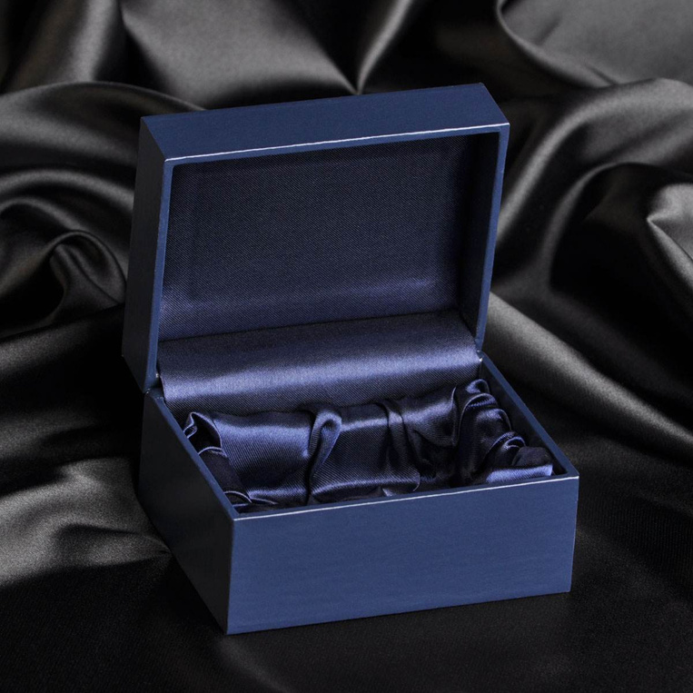 Walentynkowy storczyk w pięknej kryształowej statuetce