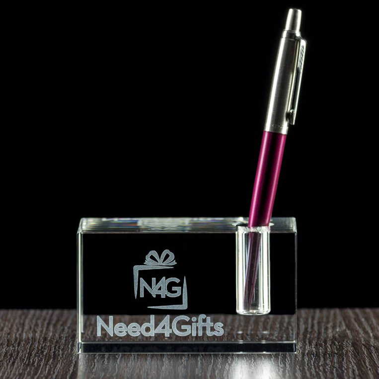Kryształowy stojak na długopis z grawerem - Logo, tekst czy grafika
