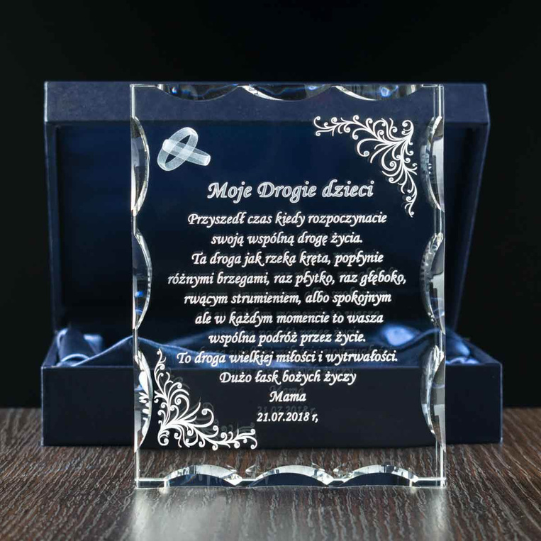 Personalizowana pamiątka ślubu od rodziców - życzenia w szklanej bryle