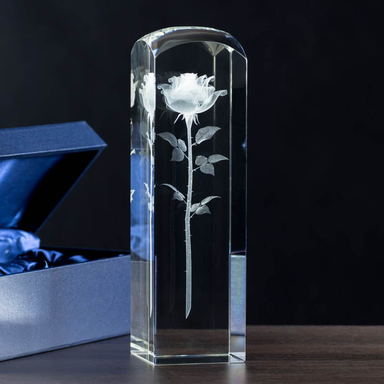 Róża 3D w dużej kolumnie dla wychowawcy, nauczyciela