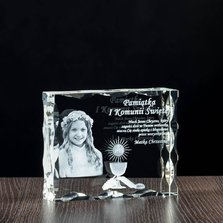 Trójwymiarowe zdjęcie wraz z dedykacją wewnątrz ozdobnego kryształu