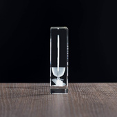 Upominek pamiątkowy na I Komunię Święta - statuetka z hostią i kielichem