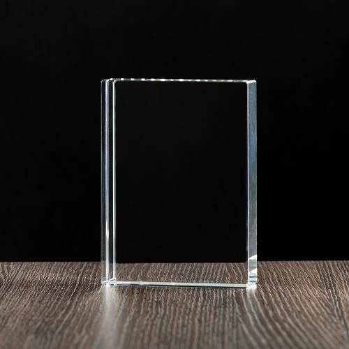 Aniołek wygrawerowany w krysztale z dedykacją na Pamiątkę Komunii Św.