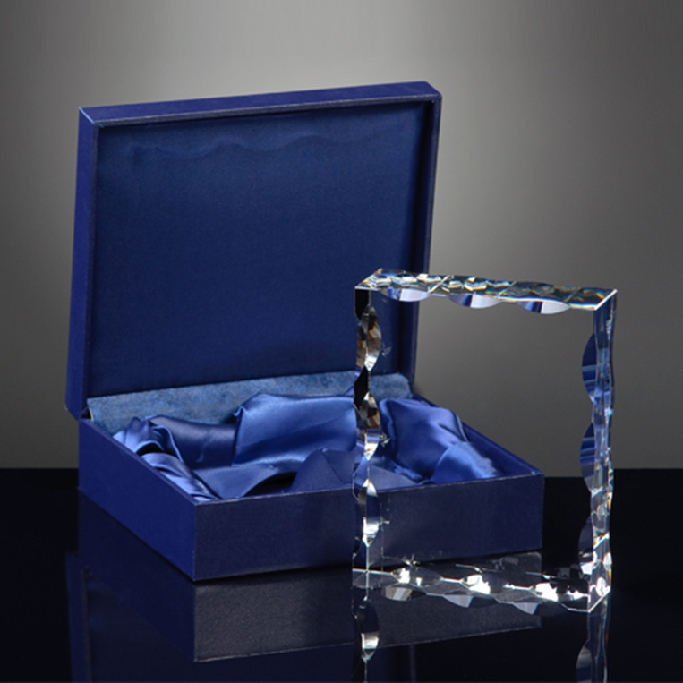 Prezent dla taty - zdjęcie 2D wygrawerowane w ozdobnej statuetce