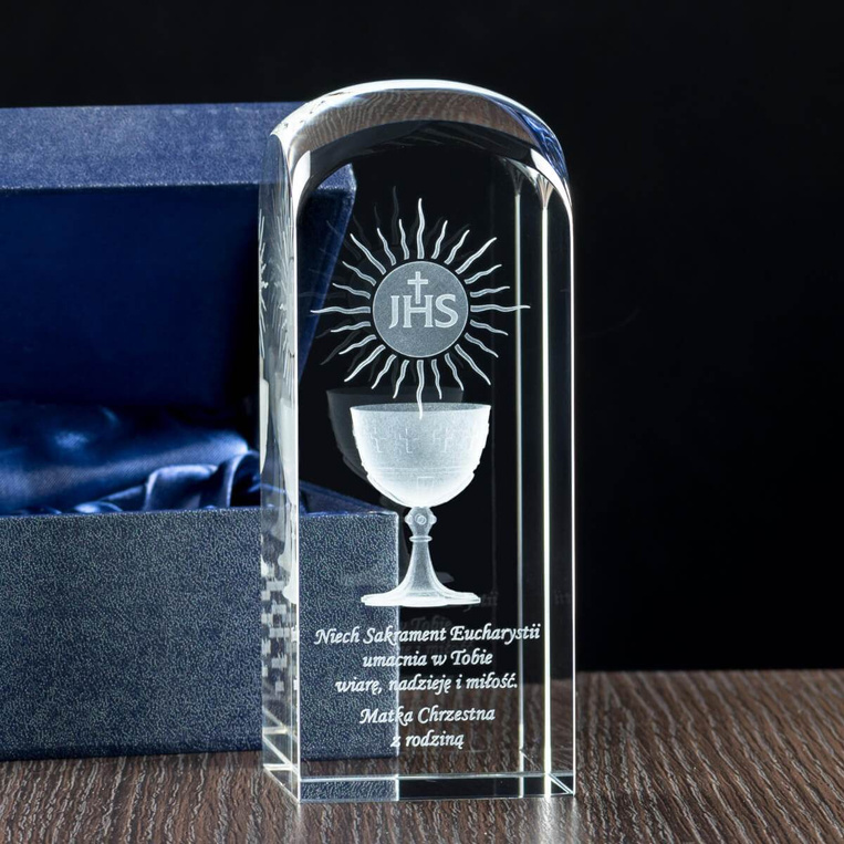 Kielich z hostią + indywidualna dedykacja w kryształowej kolumnie