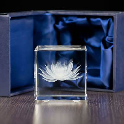 Prezent na rocznice slubu - Kwiat lilii w krysztale 3D