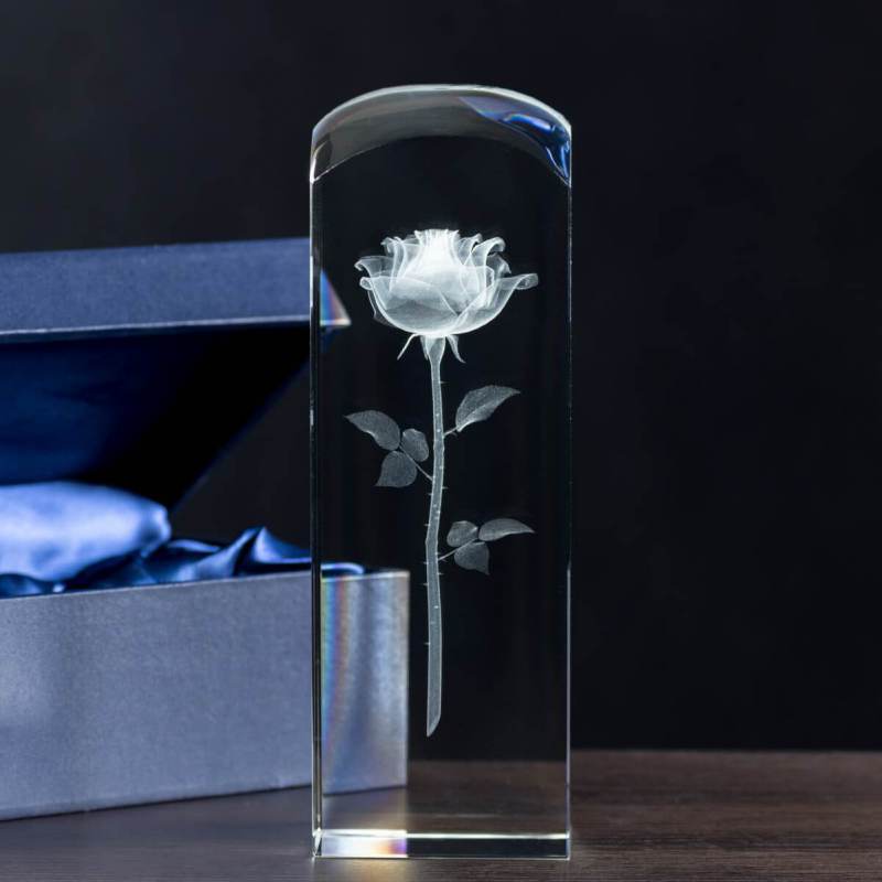 Kryształowa kolumna z róża 3D